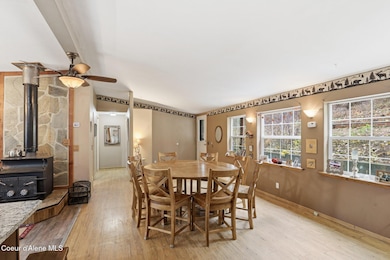 Dinning room or living room