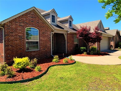 1921 E Queens St, Broken Arrow, OK 74012 - photo 2