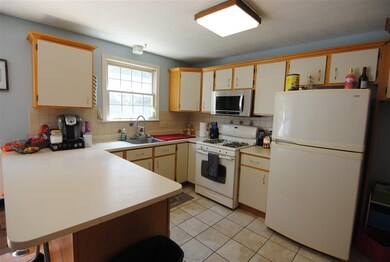 6 Foxmoor Cir unit U143, Nashua, NH 03063 - photo 3