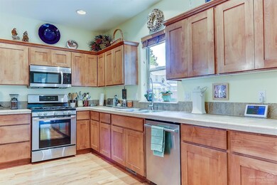 19845 Hollygrape St, Bend, OR 97702 - photo 7