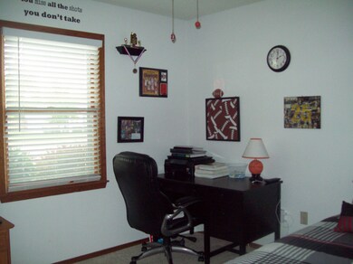 821 W Pearl St, Bolivar, MO 65613 - photo 7