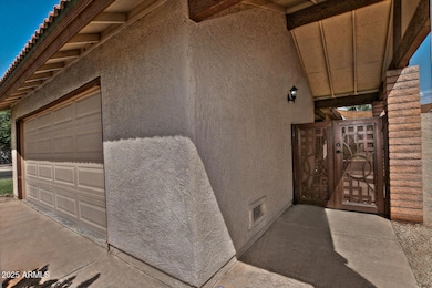 5202 E Tamblo Dr Phoenix AZ-large-005-01