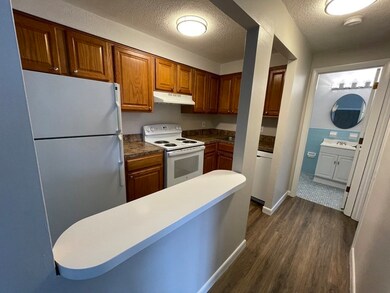 180 Main St unit 1302, Bridgewater, MA 02324 - photo 2