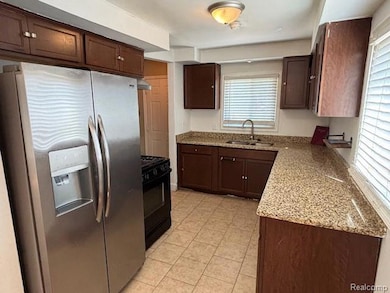 1605 E Greig Ave, Madison Heights, MI 48071 - photo 3