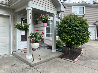 583 Scotch Pine Dr, Greenwood, IN 46143 - photo 2