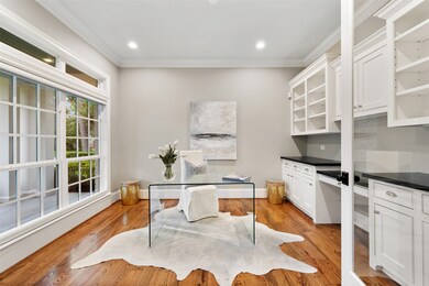 335 Wycliffe Dr, Houston, TX 77079 - photo 4