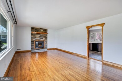 45451 Baringer Dr, California, MD 20619 - photo 6