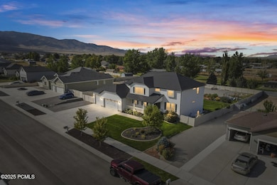 1_Evening-Drone_1800x1200_4277674