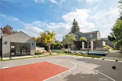 20511 Wells Dr, Woodland Hills, CA 91364 - photo 4