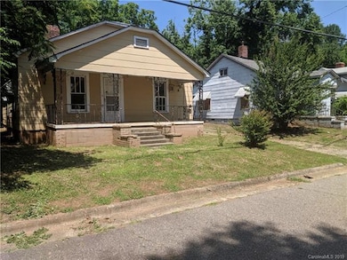 1320 Caldwell St, Statesville, NC 28677 - photo 3