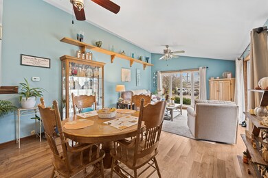 353 Delaware St, Carpentersville, IL 60110 - photo 4