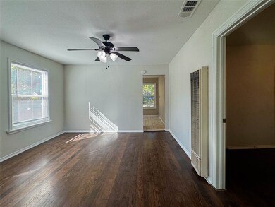 229 W Sycamore St, Denton, TX 76201 - photo 7