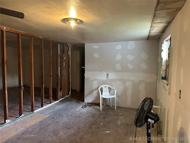 1212 Martin Luther King Blvd, Ardmore, OK 73401 - photo 6