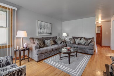 9828 Montrose Ave, Schiller Park, IL 60176 - photo 5