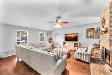 8642 Plum Lake Dr, Houston, TX 77095 - photo 3