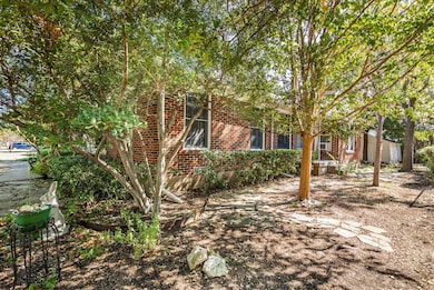 6208 Kenwood Ave, Dallas, TX 75214 - photo 5