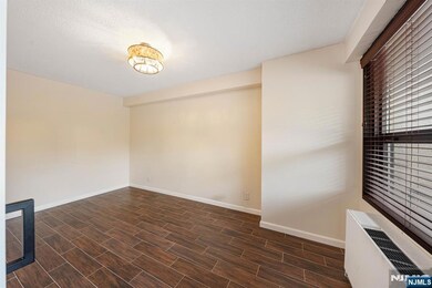 2 Claridge Dr unit 1GE, Verona, NJ 07044 - photo 7