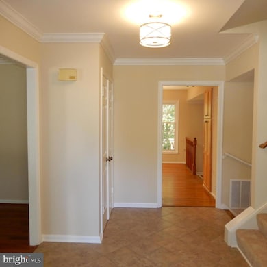 7014 Maple Tree Ln, Springfield, VA 22152 - photo 2