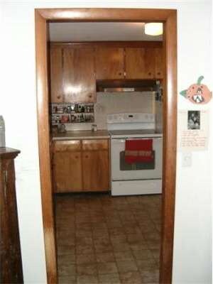 36 Tracy Cir, Amherst, MA 01002 - photo 4