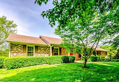 300 Plantation Ln, Frankfort, KY 40601 - photo 2