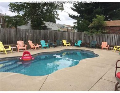 Swimming Pool/Hot Tub/Sauna.