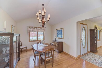 1181 Fairchild Dr, Wilmington, IL 60481 - photo 2