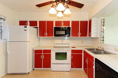 5661 Birchmont Dr unit D, Houston, TX 77091 - photo 4