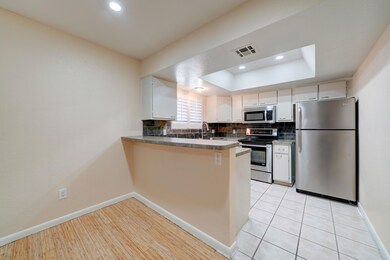 1402 S Jentilly-12
