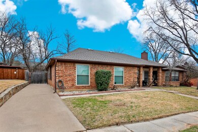 2313 Oakmont Dr, Bedford, TX 76022 - photo 2