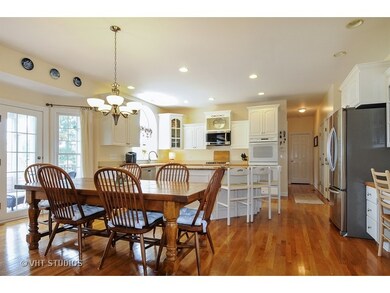 1723 Baybrook Ln, Naperville, IL 60564 - photo 2