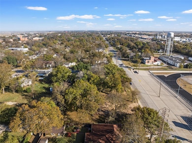 604 S Reagan St, West, TX 76691 - photo 2