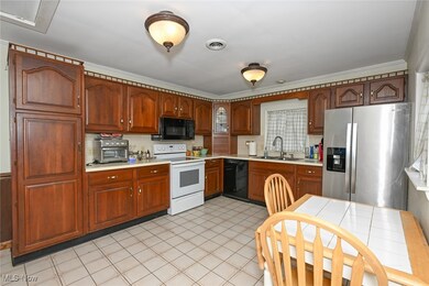 638 Cedar St, Medina, OH 44256 - photo 4