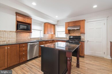 110 Elm Ave, Ardmore, PA 19003 - photo 3