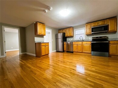 361 Privilege St unit 2L, Woonsocket, RI 02895 - photo 4