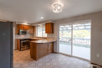 817 89th St SE, Everett, WA 98208 - photo 6