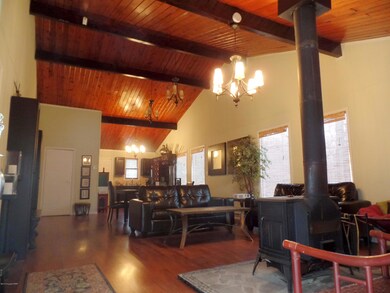 135 Squirrel Tail Ct, Bushkill, PA 18324 - photo 3