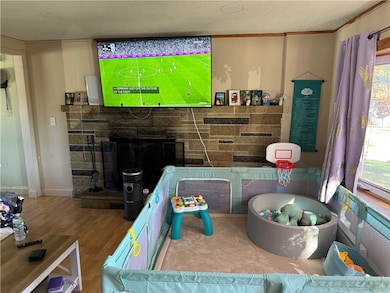 69 W View Ave, Cranston, RI 02920 - photo 5