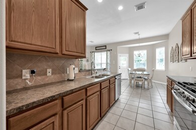 31618 Forest Oak Park Ct, Conroe, TX 77385 - photo 7