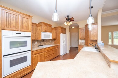 24 Woodbridge Dr, Bella Vista, AR 72714 - photo 2