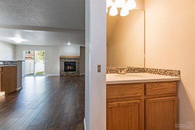 2259 SW 22nd St, Redmond, OR 97756 - photo 3