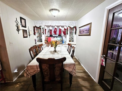 4211 Lowell Ln, Zephyrhills, FL 33541 - photo 6