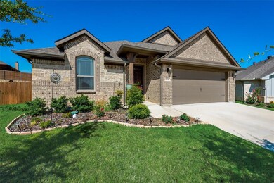 2128 Hill Crest Ct, Weatherford, TX 76086 - photo 3