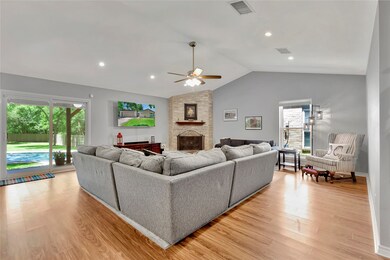 16630 Oxnard Ln, Friendswood, TX 77546 - photo 6