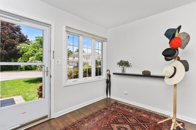 15 Le Grande Ave unit 2, Greenwich, CT 06830 - photo 2