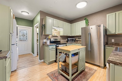 194 N Park Ave, Fond Du Lac, WI 54935 - photo 4