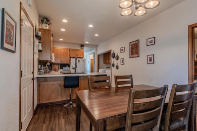 739 S Haskell St, Central Point, OR 97502 - photo 7