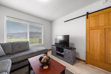 Entry Level Bedroom (5470)