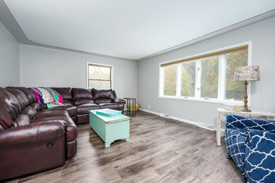 C_Ave_E_13451_HickoryCorners_49060-3