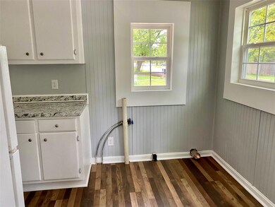 215 Erie St, Cleburne, TX 76031 - photo 6