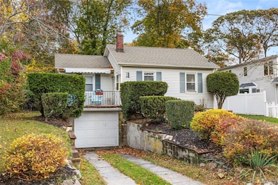 24 Locust Rd, Wading River, NY 11792 - photo 2